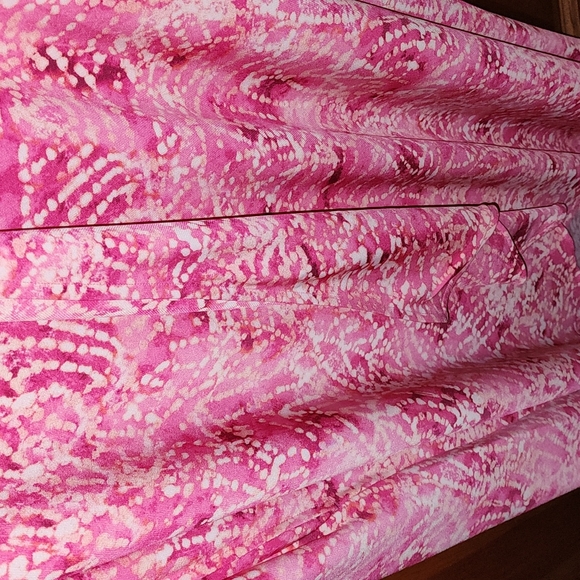 Catherine's sleeveless hankerchief dress - Picture 3 of 5